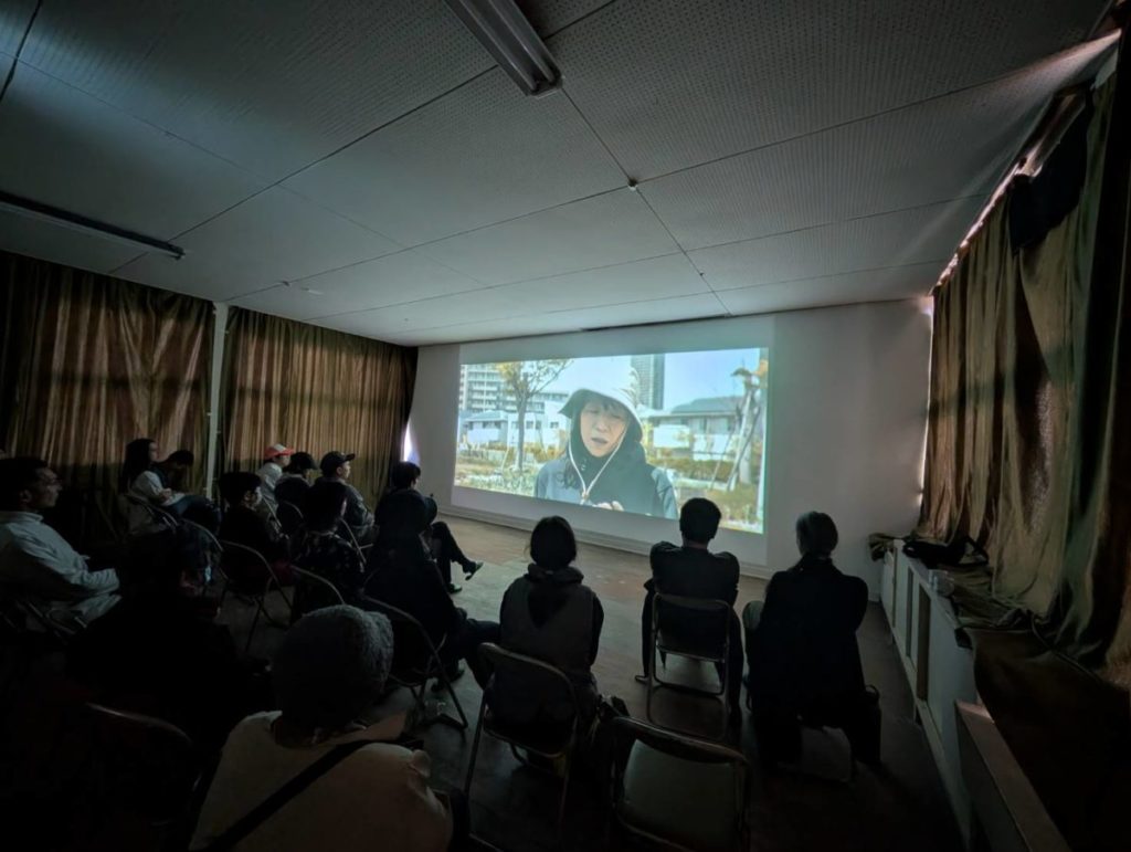小学校　映画上映会の様子