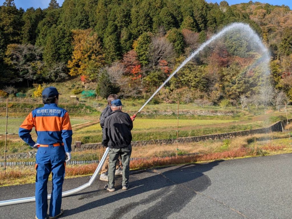 佐用町 桑野の放水訓練の様子4